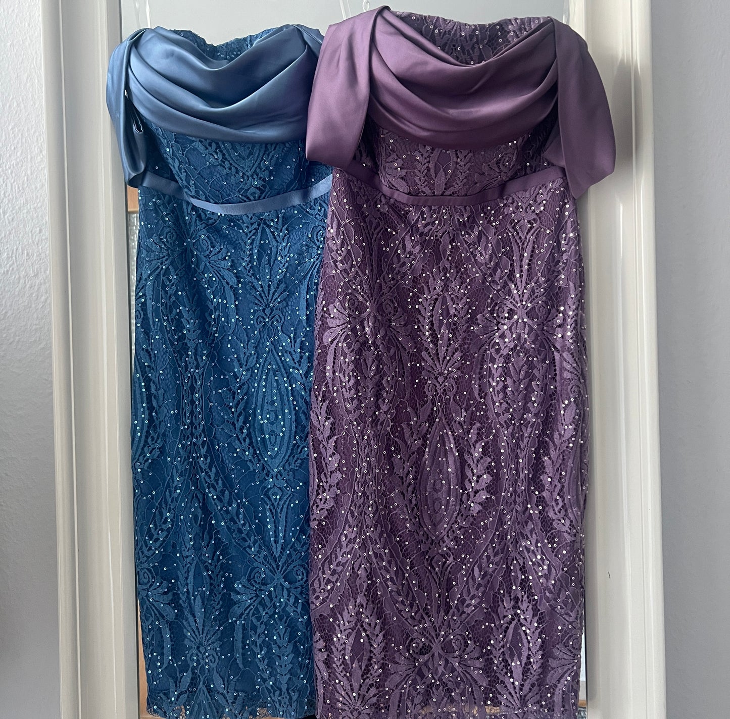 Midikleid mit Spitzedetails