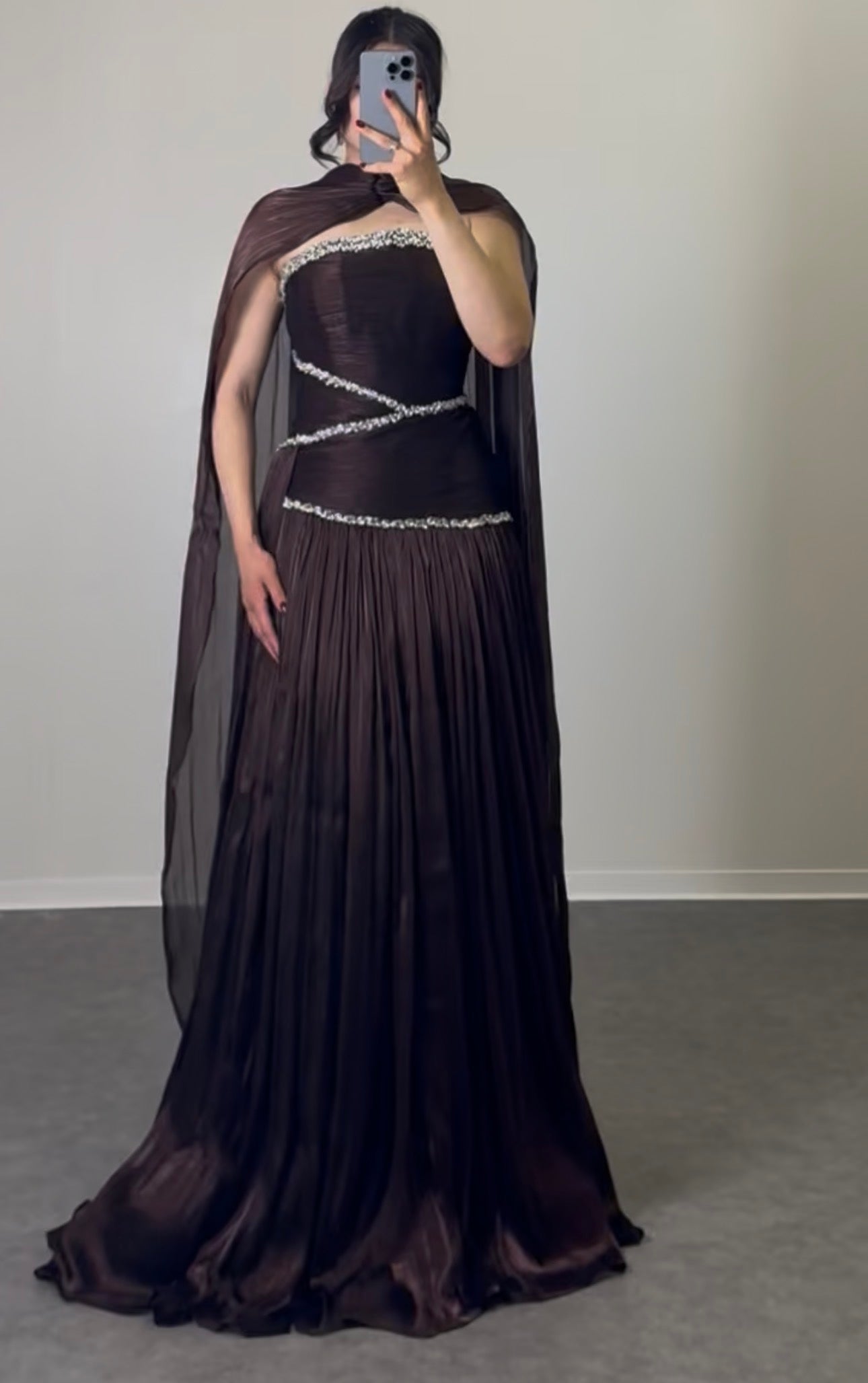 Off-Shoulder Kleid mit Schal
