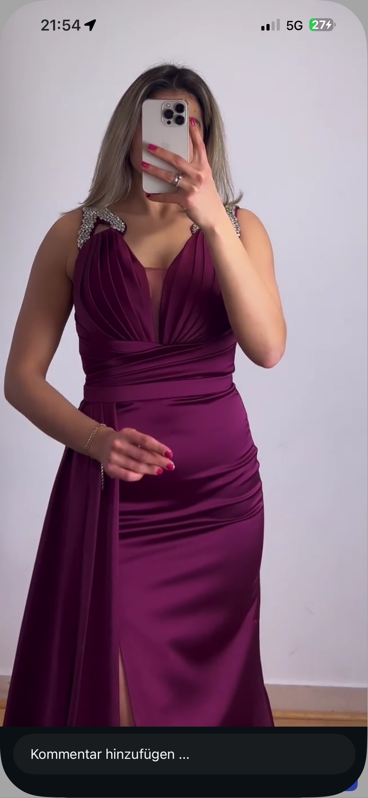 Maxikleid mit Trägerdetails