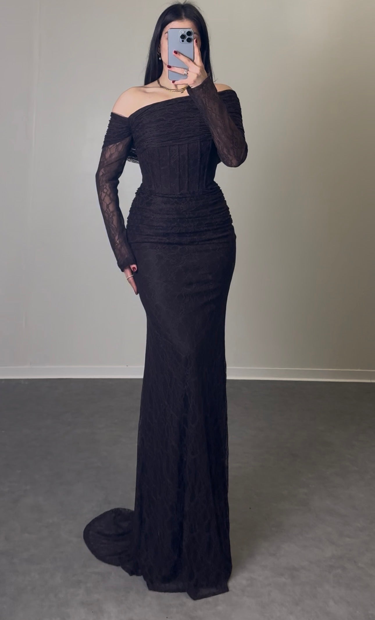 Off-Shoulder Kleid
