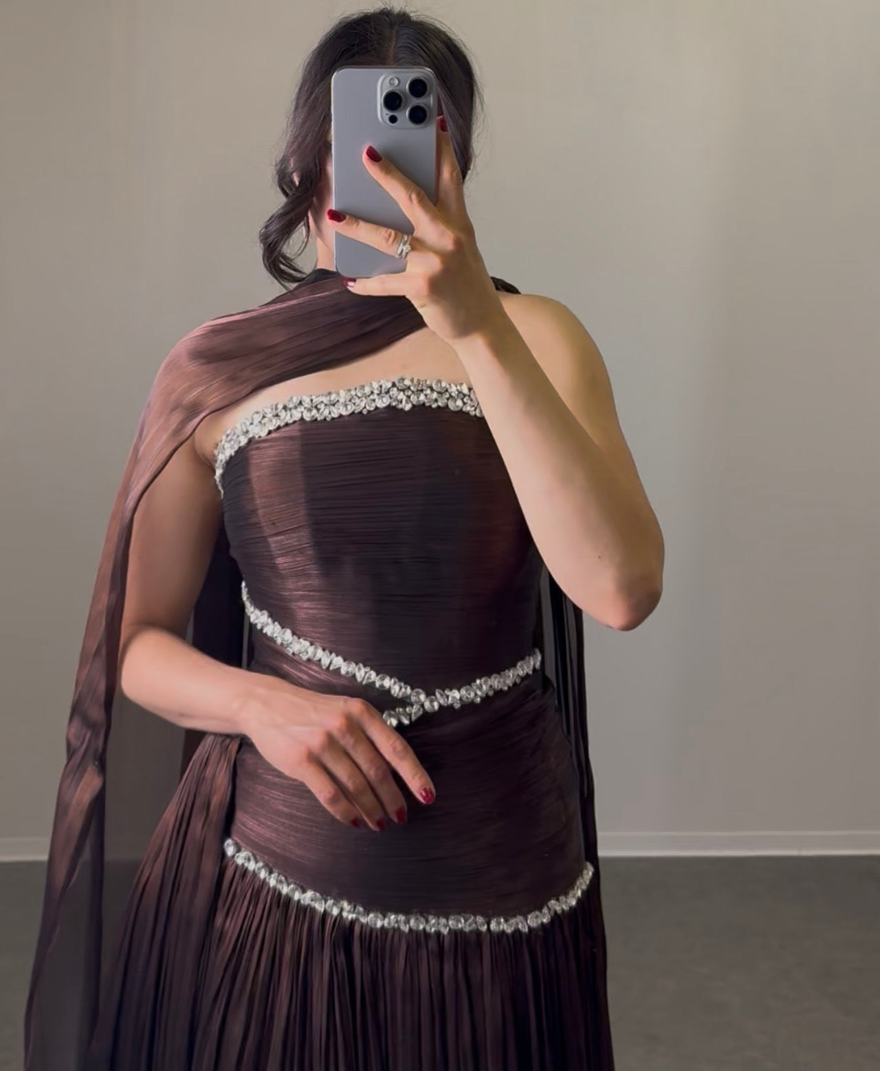 Off-Shoulder Kleid mit Schal
