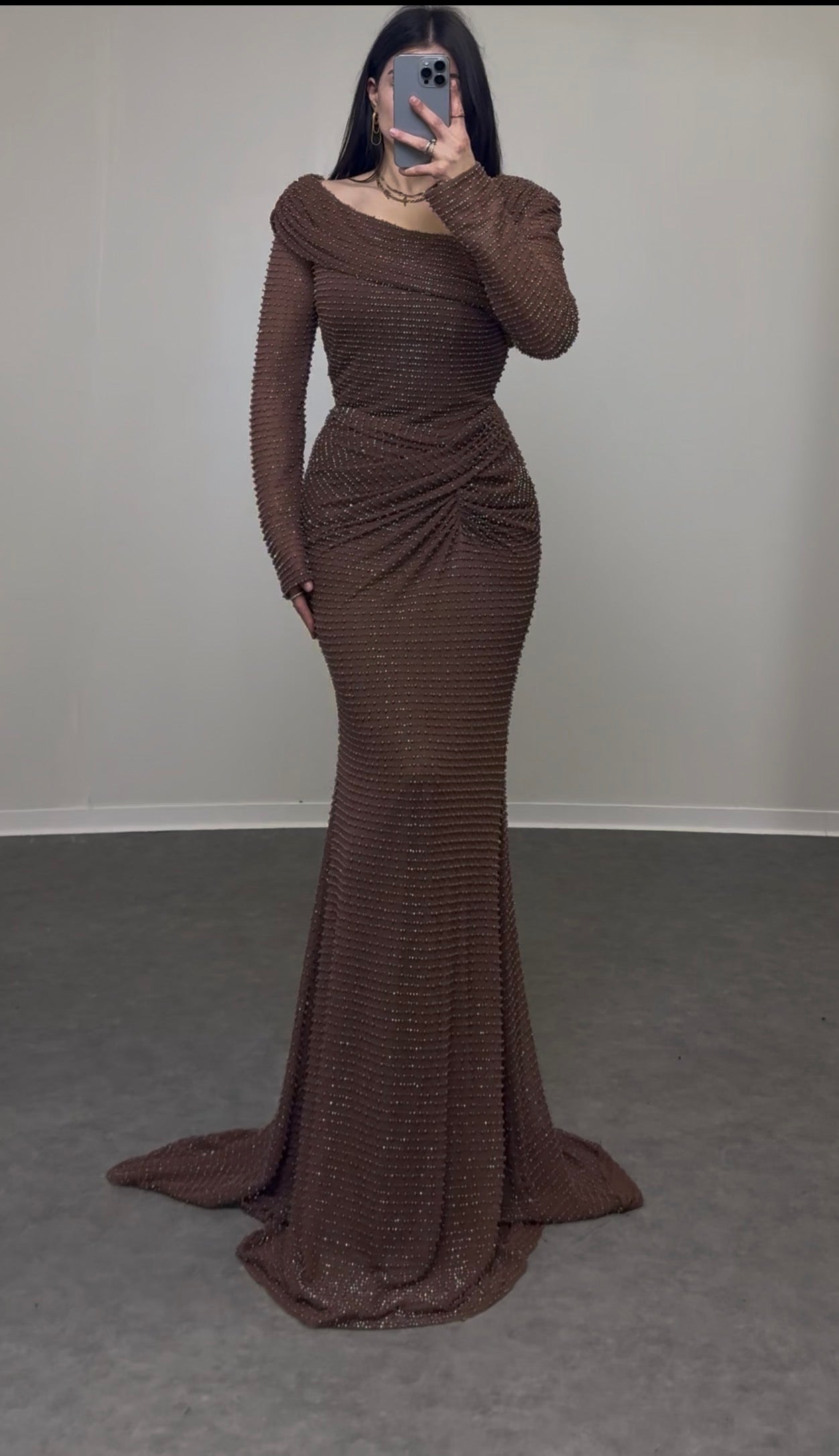 Langarmkleid mit Perlenstickerei
