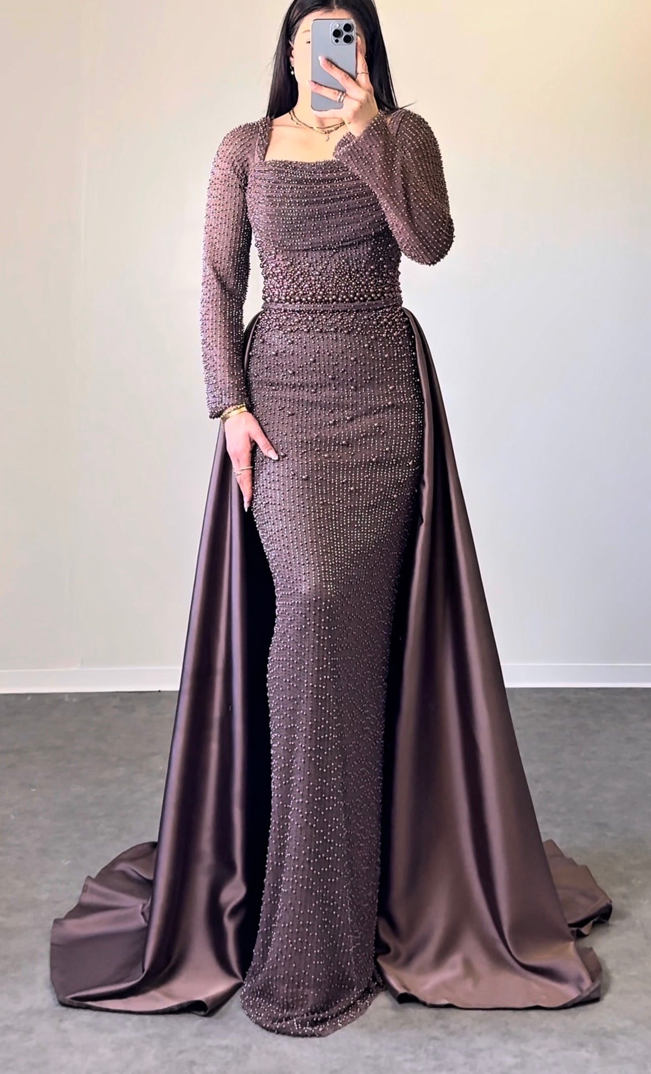 Langarm Maxikleid mit abnehmbarer Schleppe