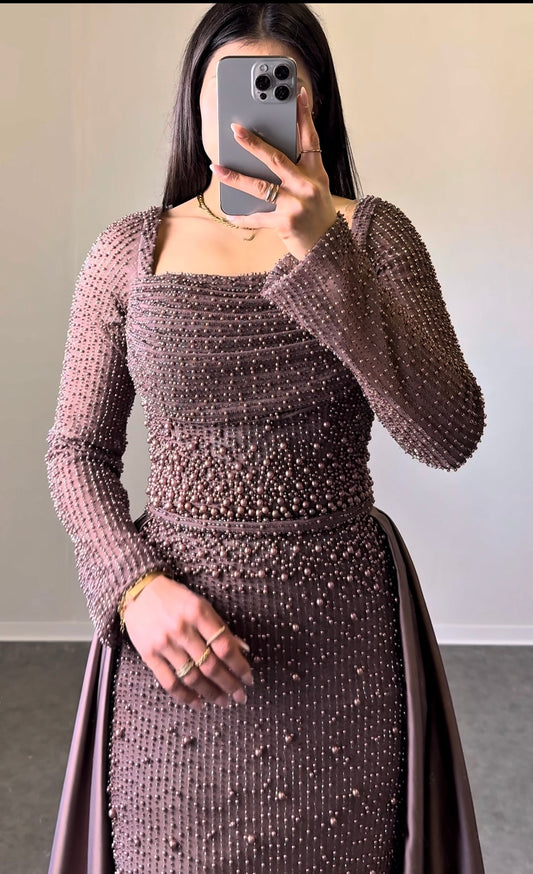Langarm Maxikleid mit abnehmbarer Schleppe