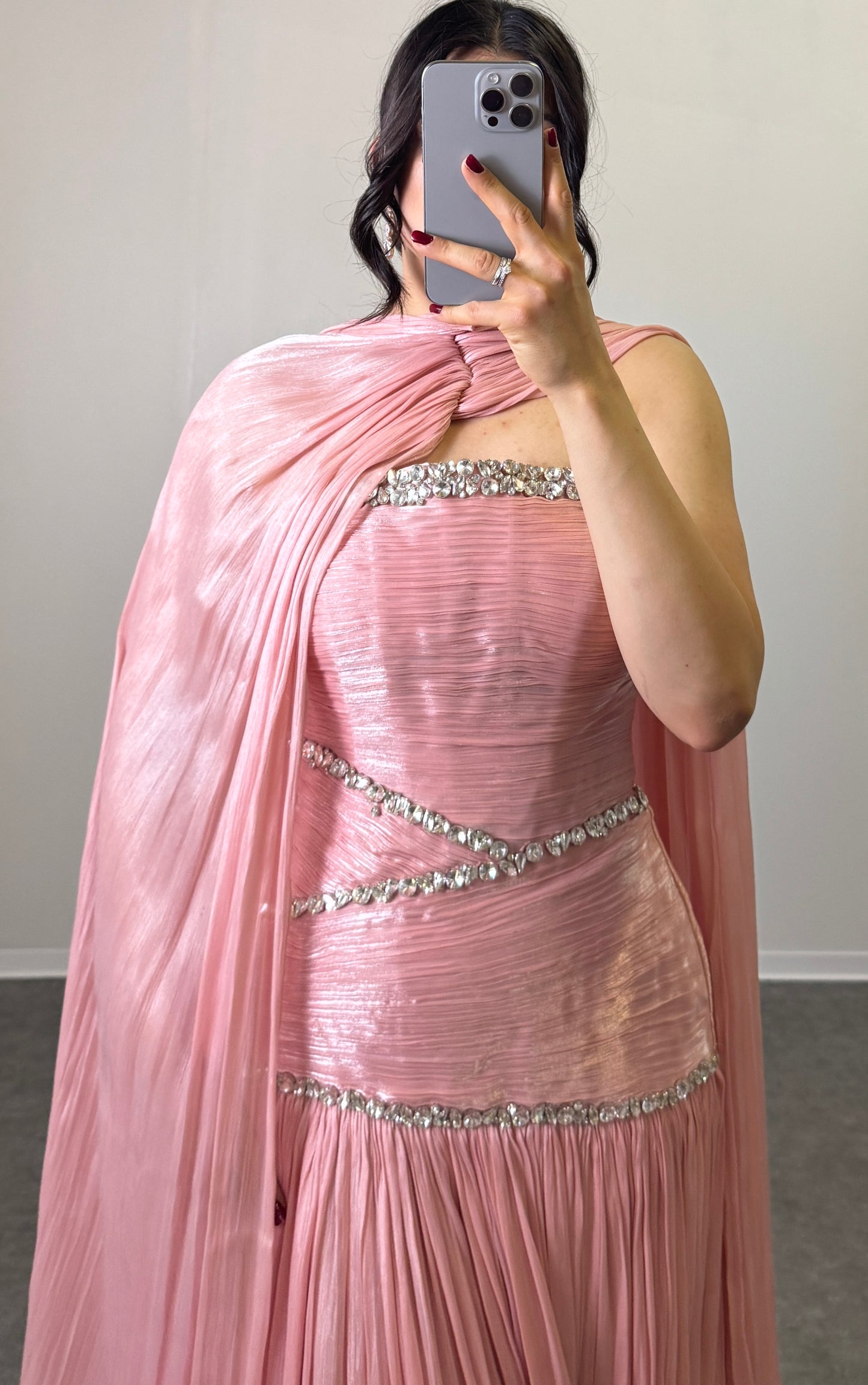 Off-Shoulder Kleid mit Schal