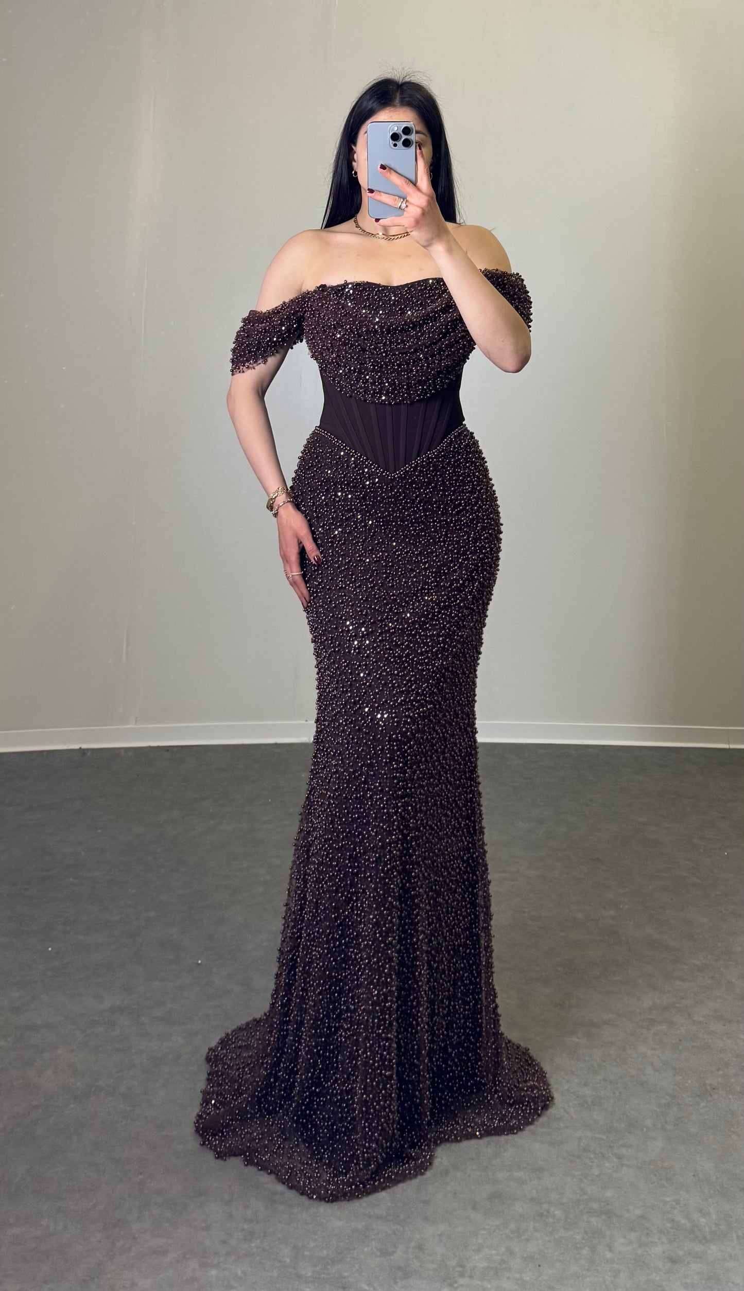 Off-Shoulder Kleid mit Perlen