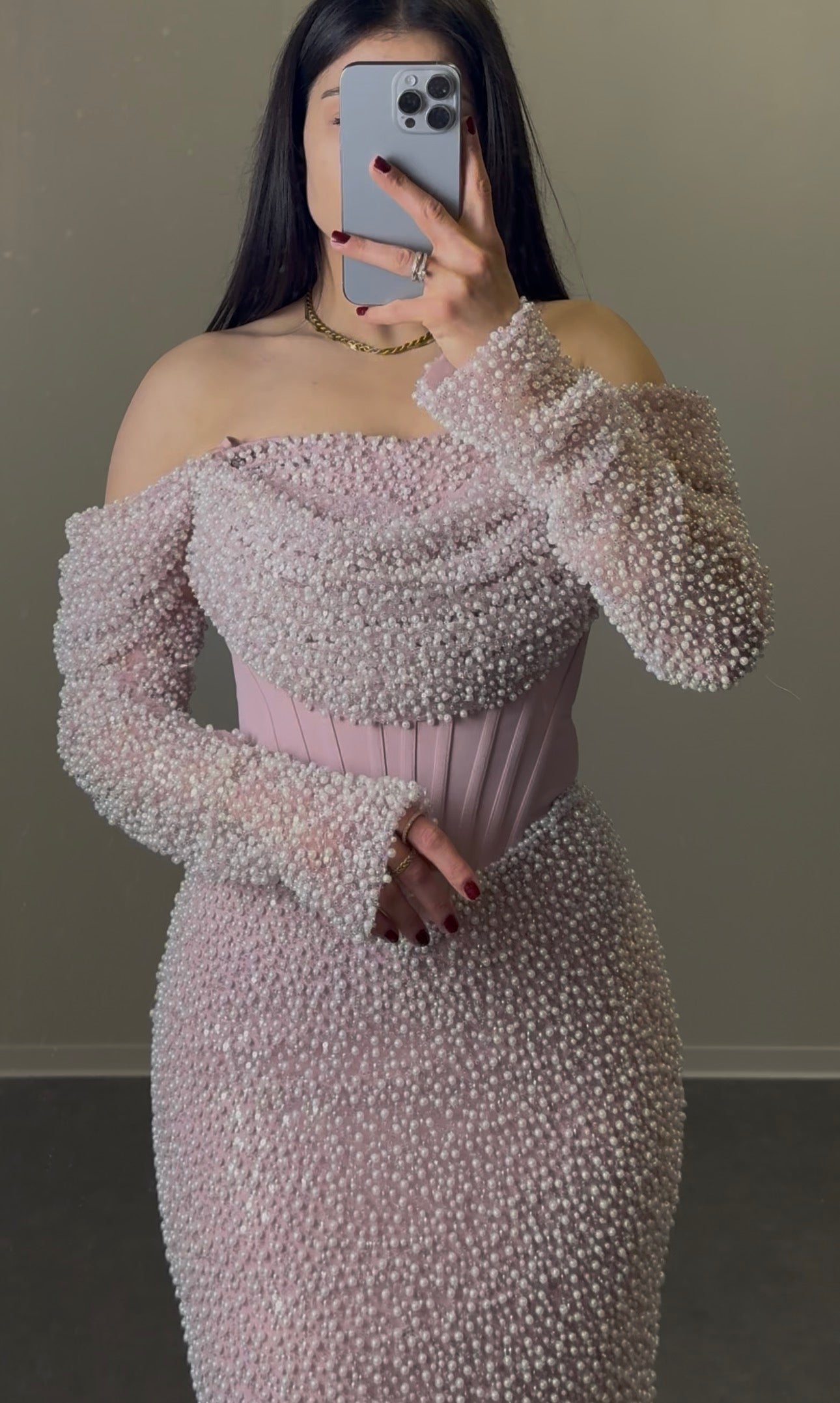 Off-Shoulder Kleid mit Perlen
