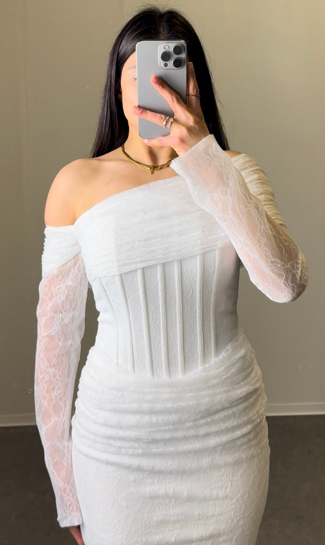 Off-Shoulder Kleid