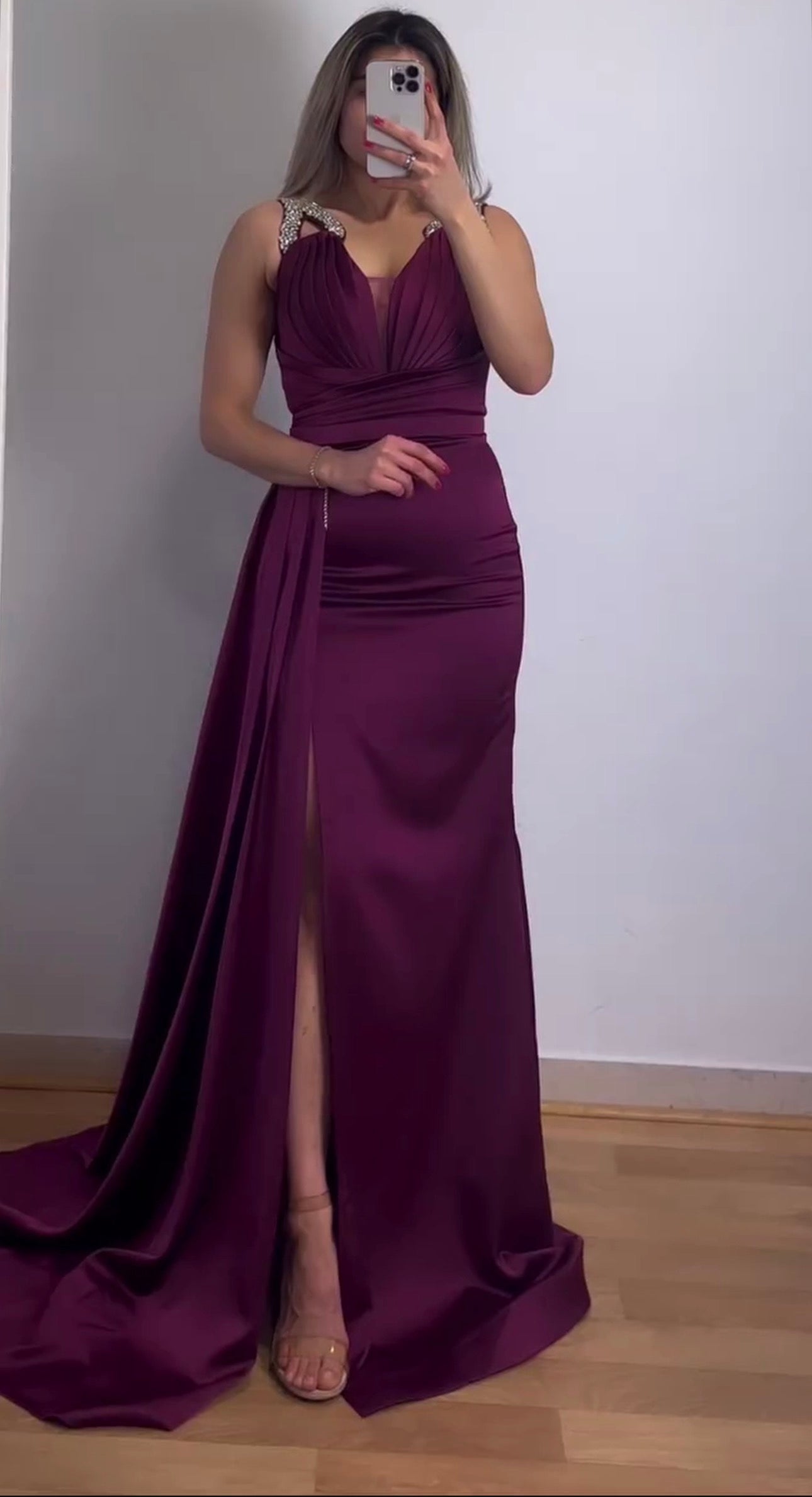 Maxikleid mit Trägerdetails