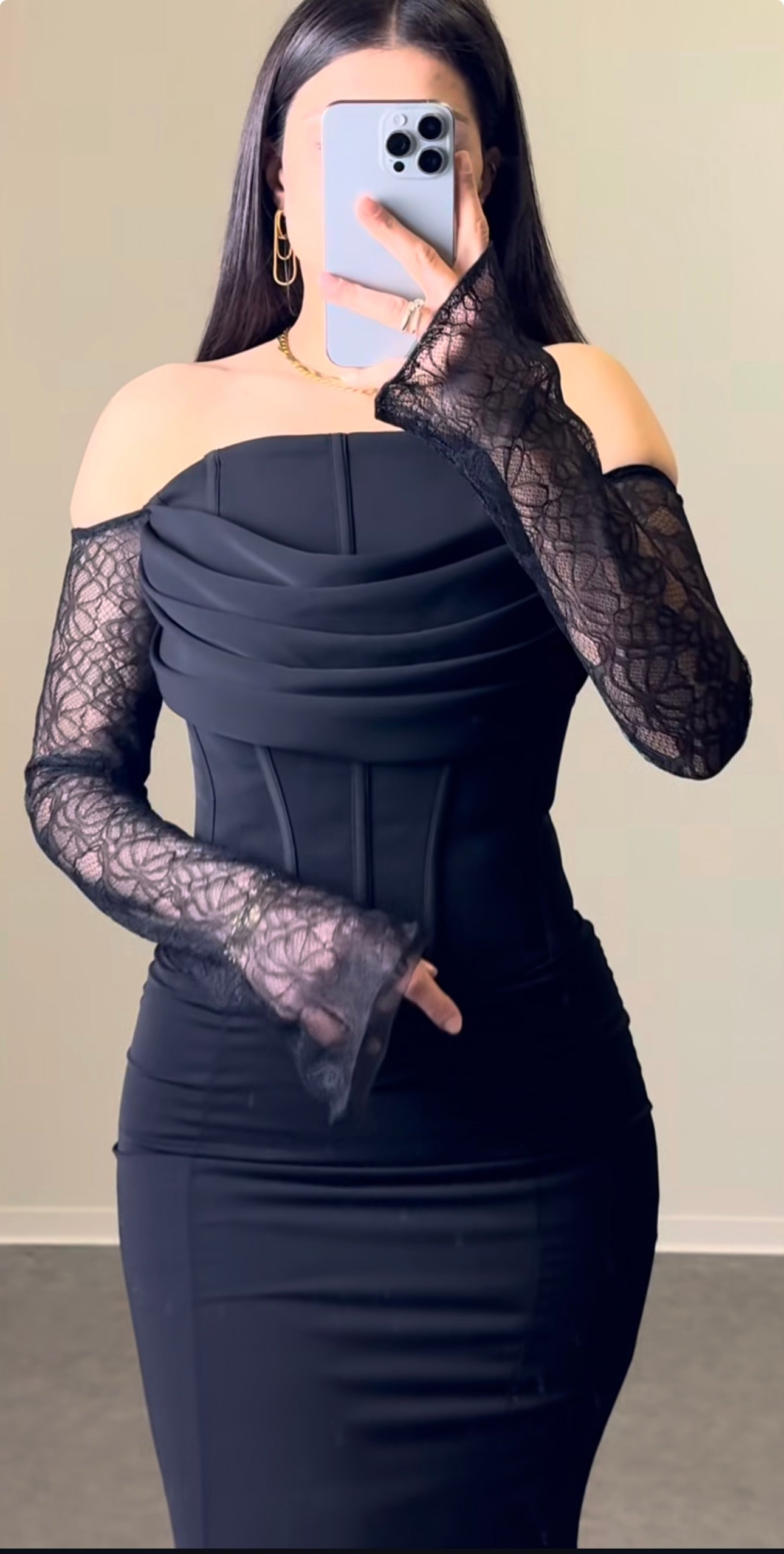 Off-Shoulder Maxikleid
