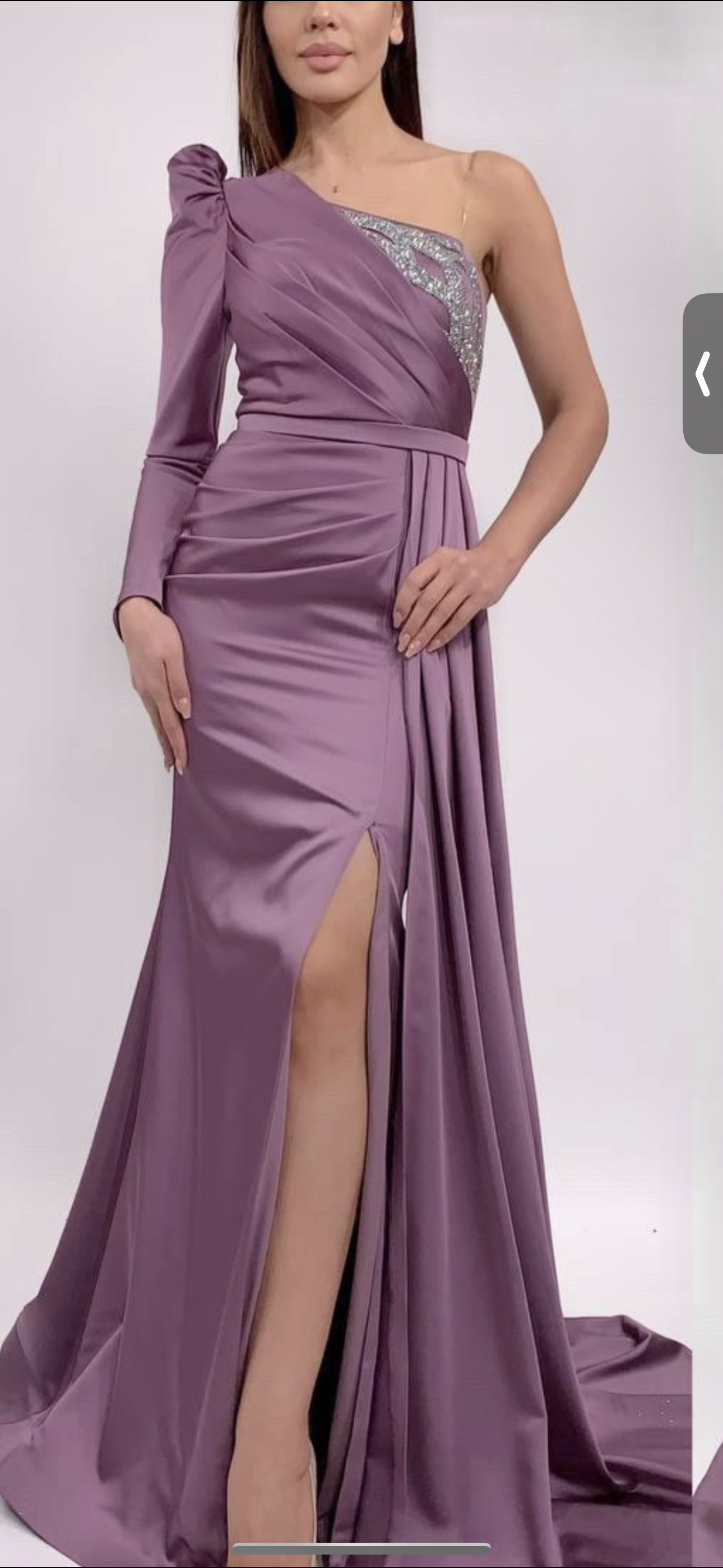 One-Shoulder Maxikleid mit Schleppe