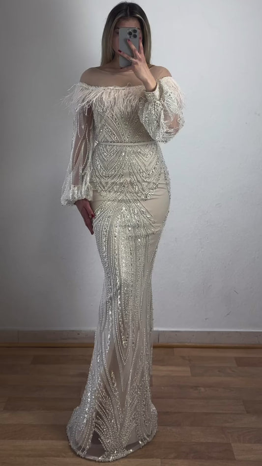 Maxikleid mit Perlendetails