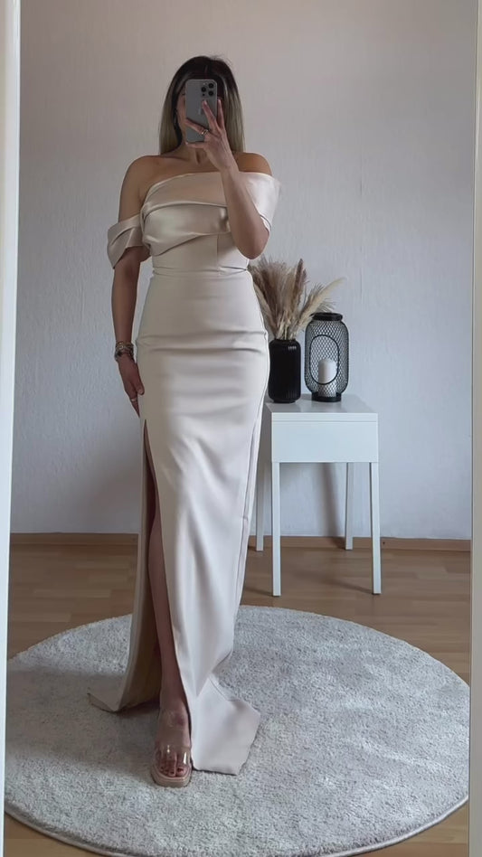 Off-Shoulder Maxikleid