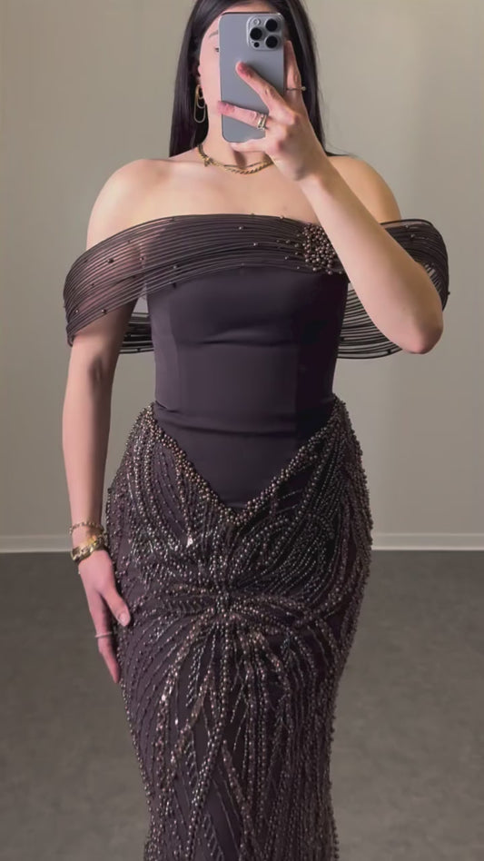 Off-Shoulder Kleid mit Perlendetails