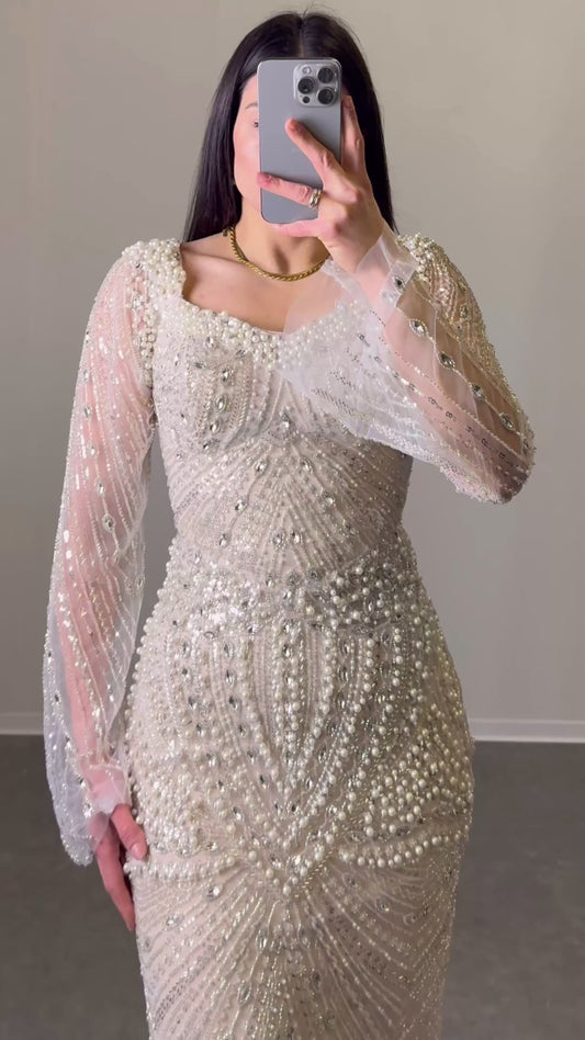 Maxikleid mit Steinchen-und Perlendetails