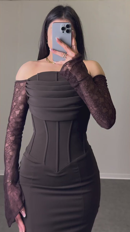 Off-Shoulder Kleid mit Spitzenapplikationen