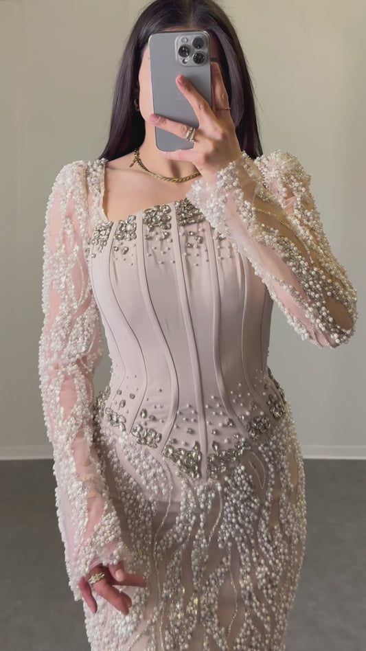 Langarm Maxikleid mit Steinchen und Perlen