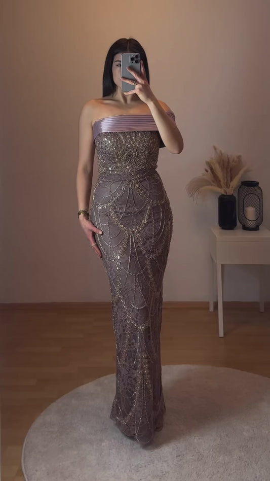 Off-Shoulder Kleid mit Spitzenapplikationen